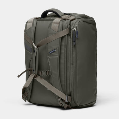 NOMATIC Travel Bag 30L in olive, main compartment access view